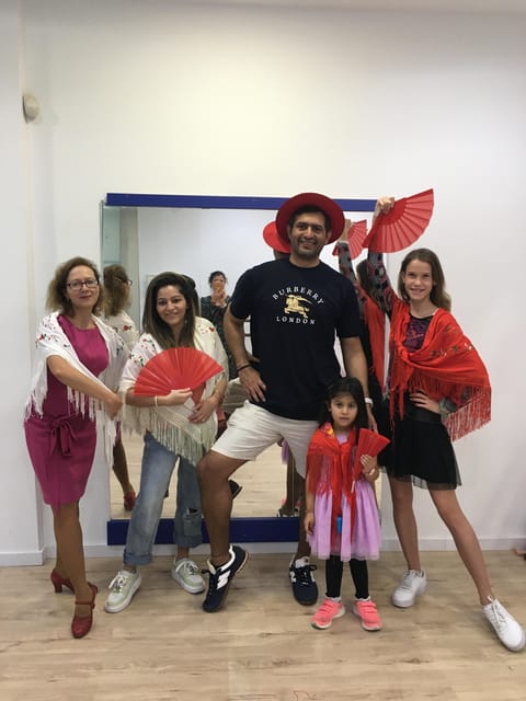45 minutes flamenco dance class for family in Málaga - Should you book this Málaga flamenco class?