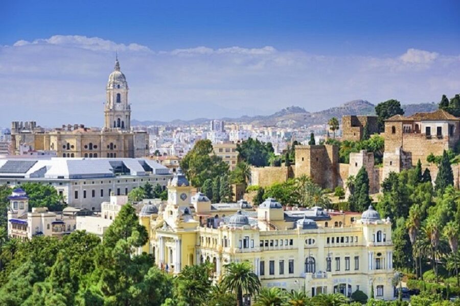 Alcazaba and Gibralfaro Private Tour. Skip The Line - A private guide changes the pace