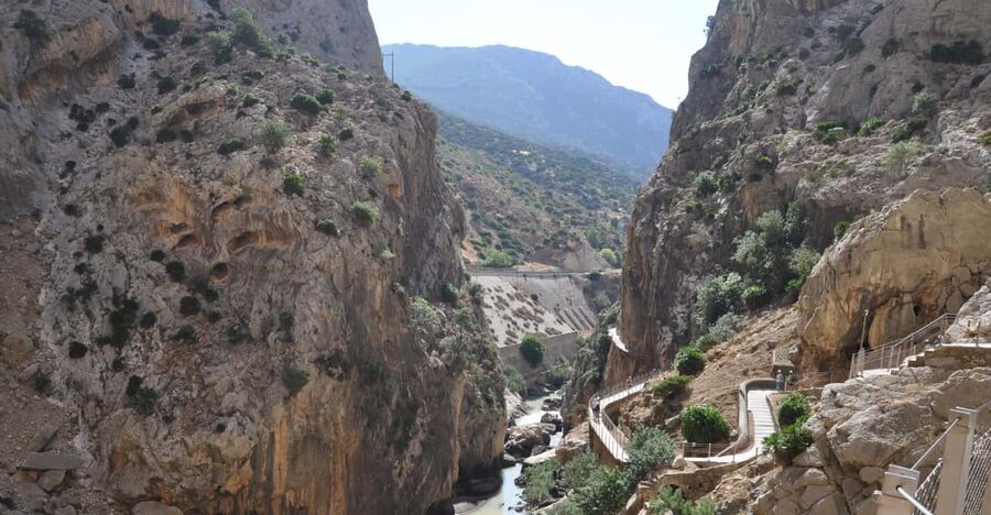 Ardales: Caminito del Rey & El Gaitanejo Guided Walking Tour - A guide makes the rock and route mean more