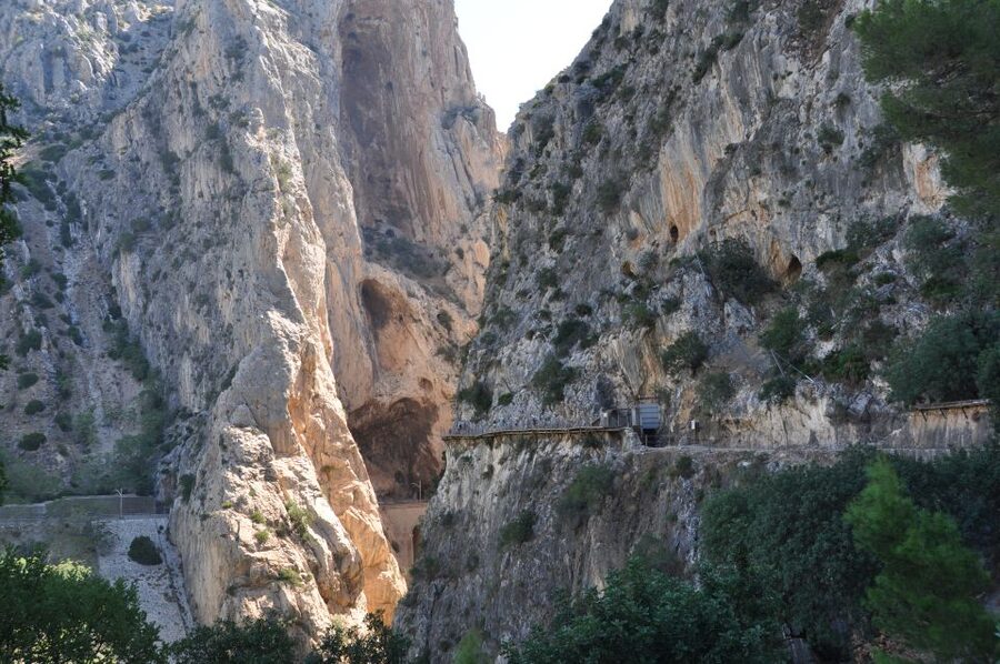 Ardales: Caminito del Rey & El Gaitanejo Guided Walking Tour - What to wear, carry, and leave behind