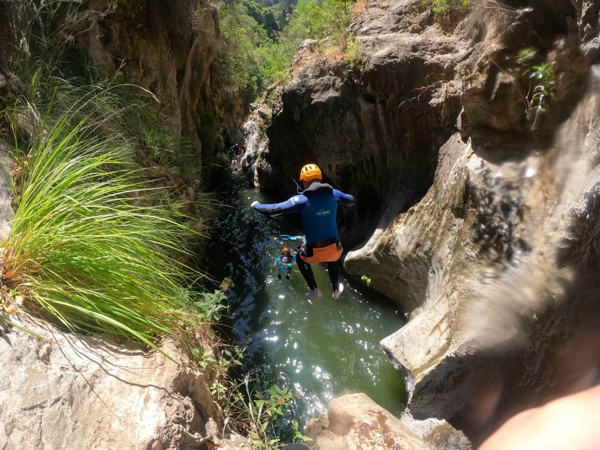 Benahavís: Canyoning Guided Tour at Guadalmina River - Learning to rappel on the canyon wall