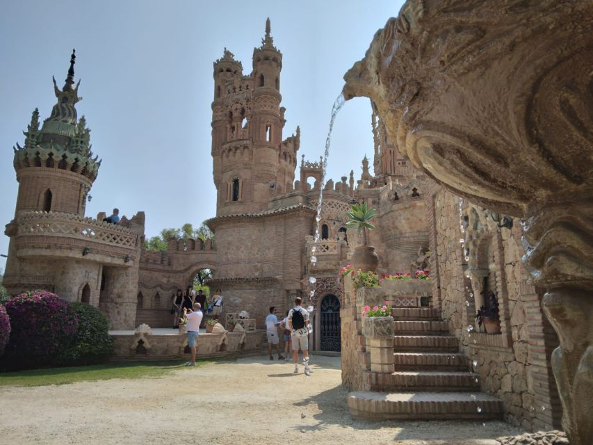 Benalmadena: Colomares Castle Tour with Entry Ticket - Architecture, views, and the small church
