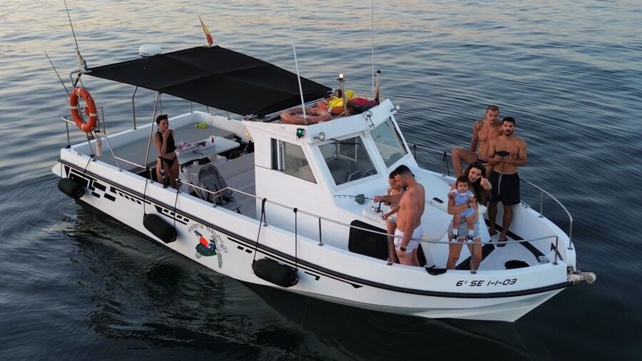 Benalmadena: Private Boat Trip with Drinks & Snacks - Setting your own pace on the water