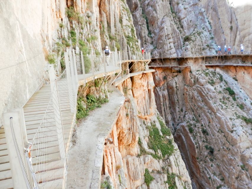 Caminito del Rey: Guided Hiking Tour with Entrance Tickets - The guide makes the gorge more than a photo stop