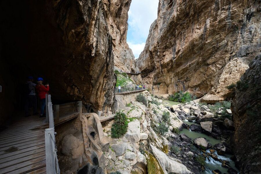 Caminito del Rey: Guided Tour with 1 Drink and Shuttle Bus - FAQ