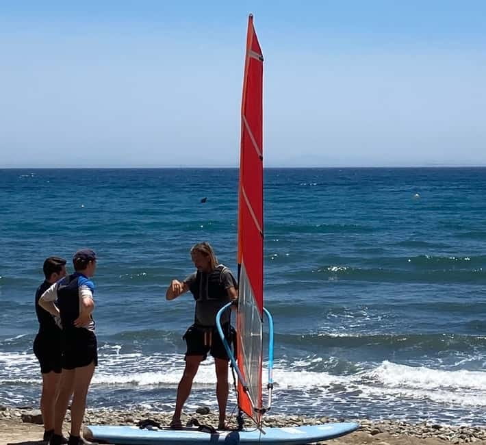 Costa del Sol: Beginner class Dynamic Windsurfing - Getting to the beach at Atalaya Isdabe