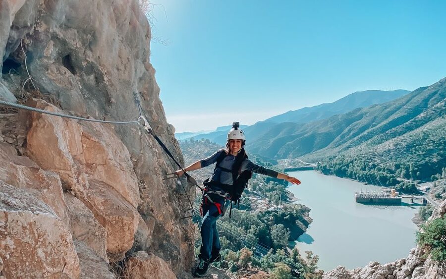 El Chorro: Zipline, Bridge, and Hiking Adventure Tour - What the guide adds to the outing