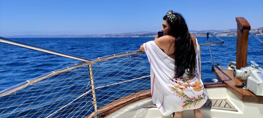 Estepona: Dolphin Search Boat Trip with Drink and Snacks - FAQ