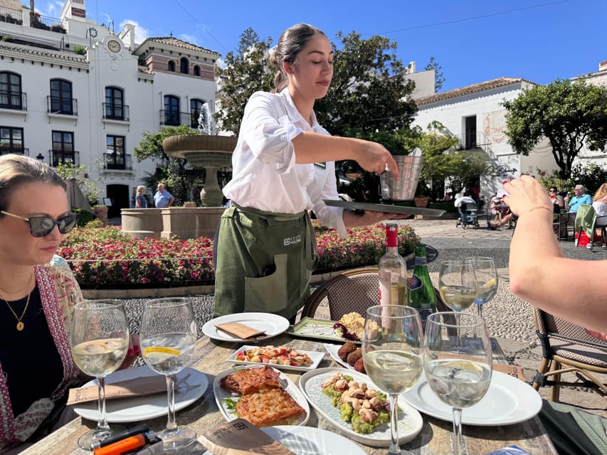 Estepona old town tour with tapas tasting - Estepona tapas tour at a glance