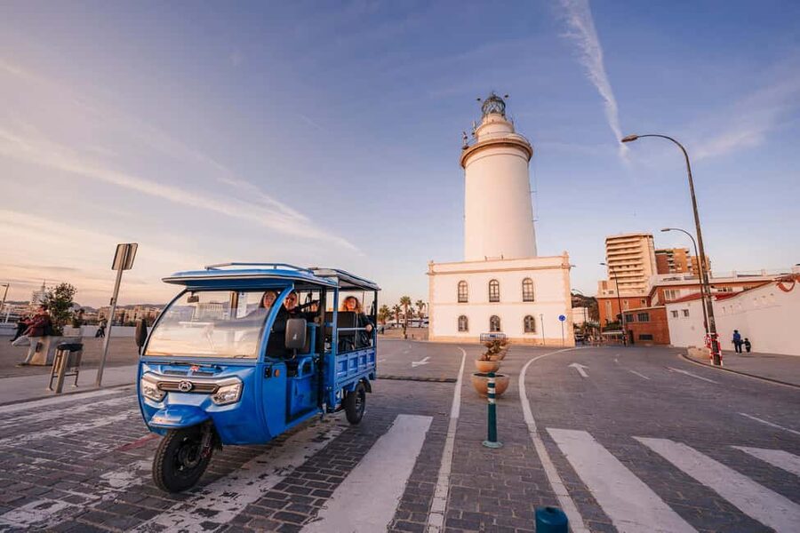 Express tuktuki tour in Malaga: Gibralfaro Viewpoint and Photography - Key points before you book