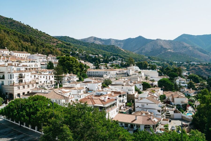 From Costa del Sol: Mijas, Marbella and Puerto Banús Tour - Marbella: Panoramic Overview, Then a Walk
