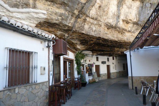 From Costa del Sol: Ronda and Setenil de las Bodegas - From the Costa del Sol to Setenil’s rock streets