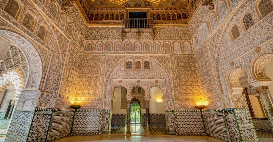 From Costa del Sol: Sevilla Day Trip with Real Alcázar Tour - The coach ride and the breakfast stop