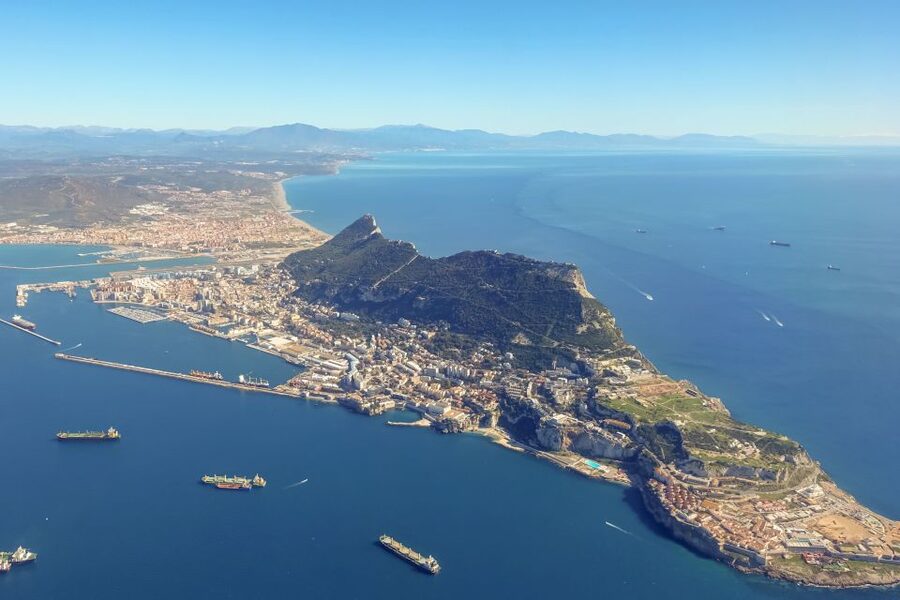 From Malaga and Costa del Sol: Gibraltar Shopping Tour - Main Street, bargains and Gibraltar Crystal
