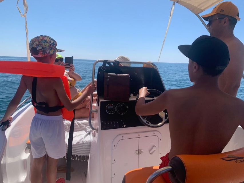From Málaga: Boat Rental with No License Required - Comfort, cleanliness, and the occasional snag