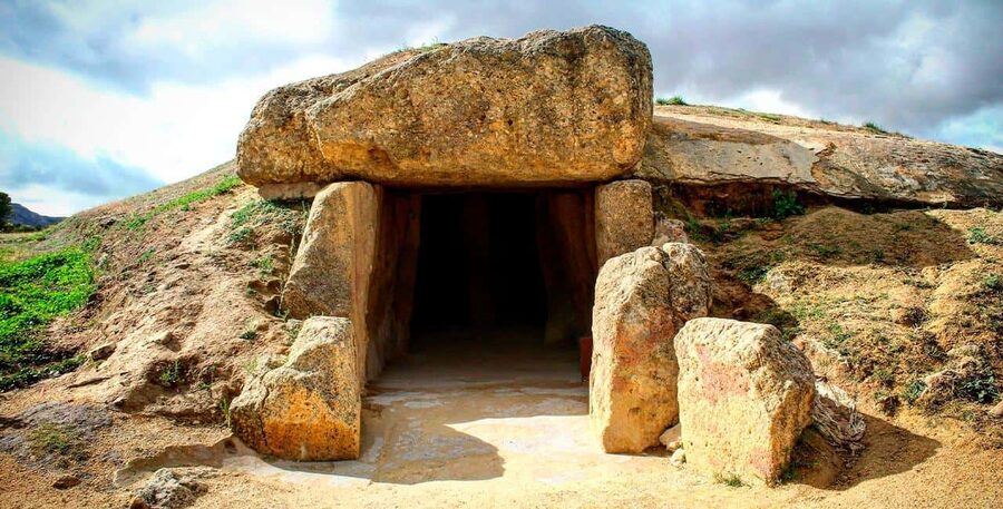 From Málaga: Caminito del Rey & Antequera: Dolmens and free time - Walk Antequera’s old center and upper town