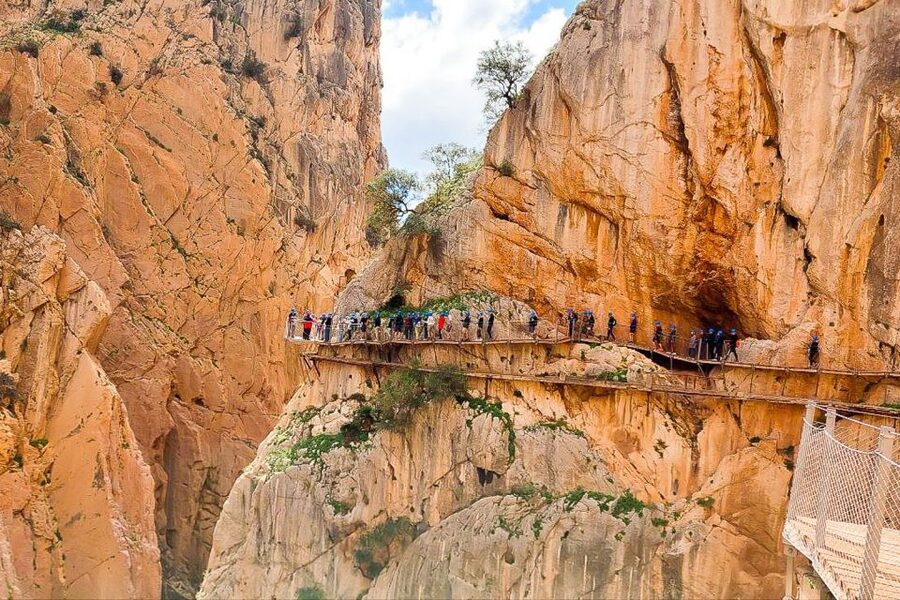 From Málaga: Caminito del Rey Guided Day Trip - What the views feel like on foot