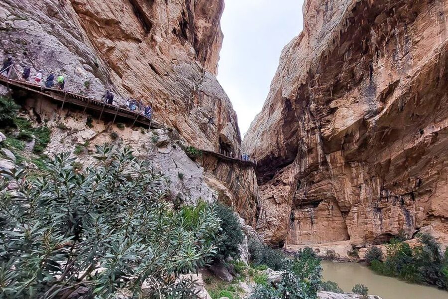 From Málaga: Caminito del Rey Guided Day Trip - Getting onto the Caminito del Rey