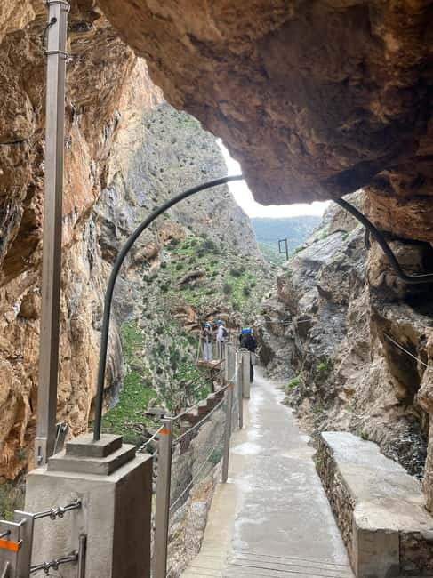 From Malaga: Caminito del Rey guided tour + round-trip transportation - Choosing your language and guide
