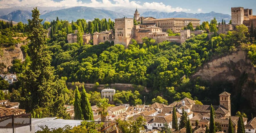 From Malaga: Day Trip to Alhambra by Bus with Entry Tickets - The Malaga Meeting Point and the Two-Hour Drive