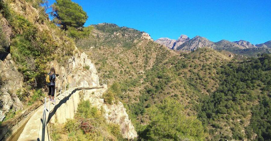 From Málaga: Frigiliana Hiking Tour with Wine & Appetizers - What the natural park adds to the walk