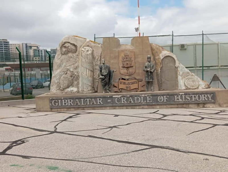 From Málaga: Gibraltar Day Trip - Choosing between the cable car and a taxi tour