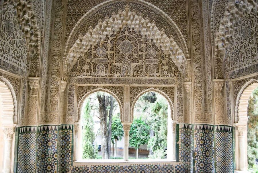 From Malaga: Granada Full-Day Trip with Alhambra - Who should book this day trip?