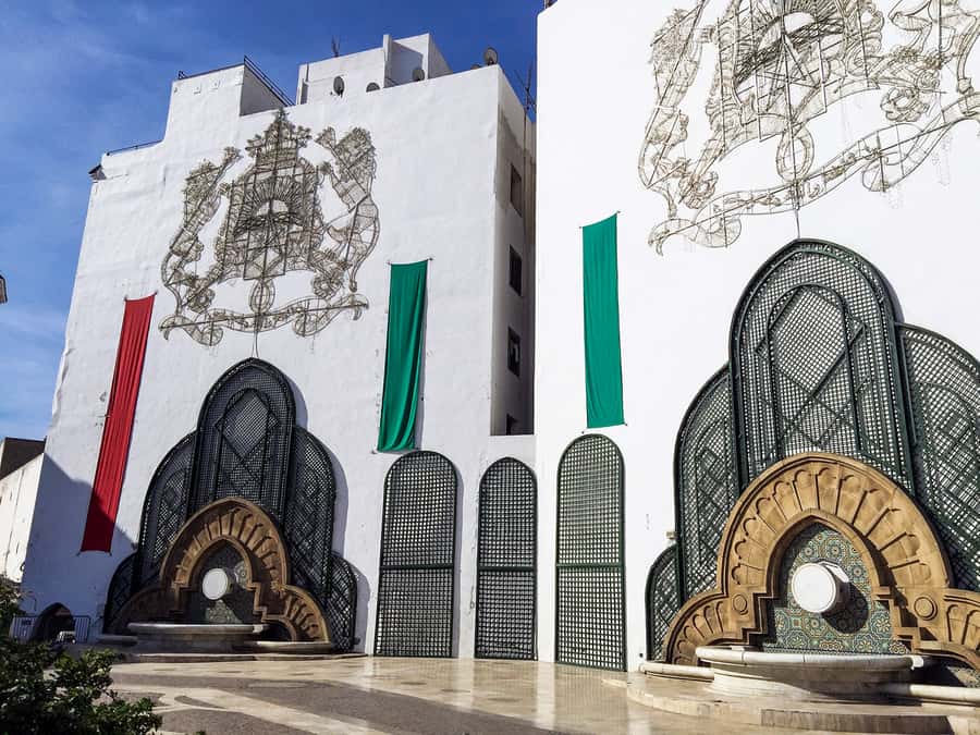 From Málaga: Morocco Day Trip with Tour Guide and Lunch - Lunch brings music and a slower pause