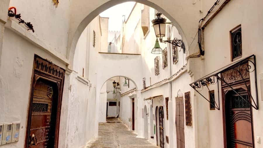 From Málaga: Morocco Day Trip with Tour Guide and Lunch - Expect a very long day, with a few practical comforts