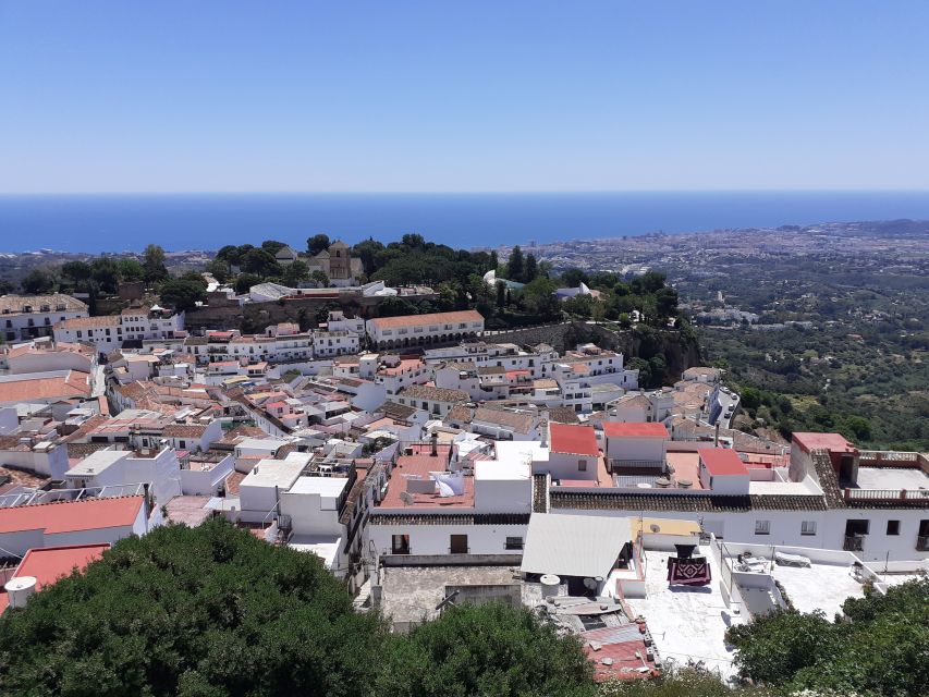 From Malaga or Costa del Sol: Mijas, Marbella & Puerto Banus - Coach time, pacing and what the price covers
