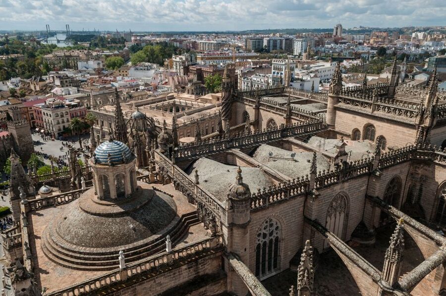 From Malaga: Private Seville, Alcazar and Cathedral Day Trip - The Alcázar: A Major Sight With an Admission Question