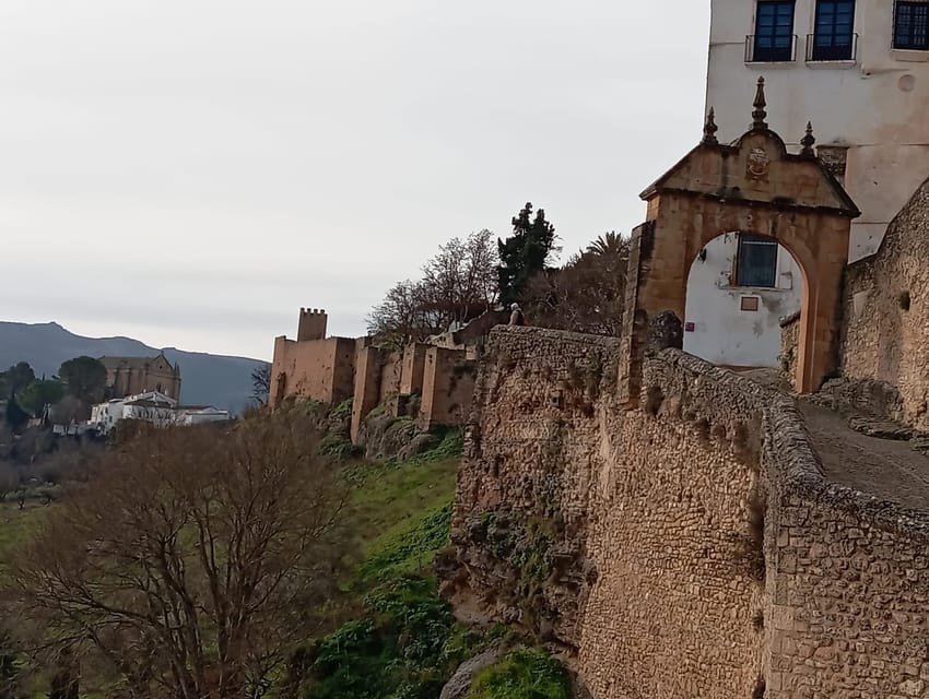 From Malaga: private tour Ronda and Setenil de las Bodegas - Setenil’s rock-built streets and Mirador del Carmen