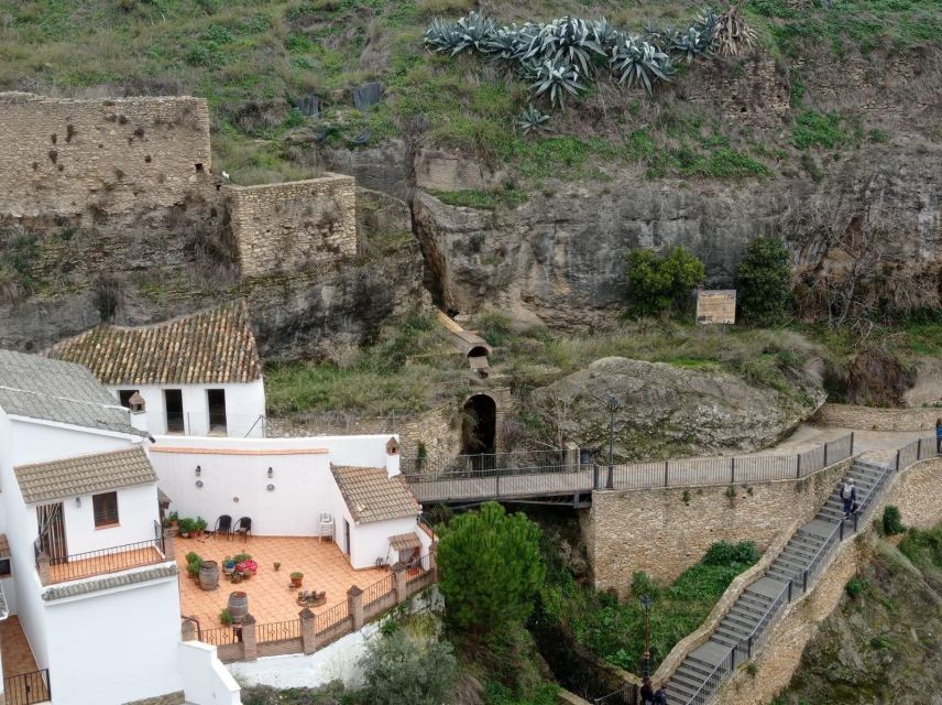 From Málaga: Ronda+Setenil de las Bodegas with Little Train - From Málaga to Setenil: an easy start, then a short walk