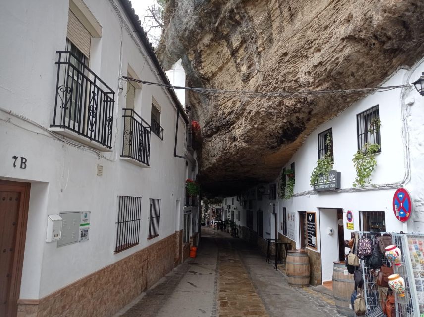 From Málaga: Ronda+Setenil de las Bodegas with Little Train - Setenil de las Bodegas: streets shaped by the rock
