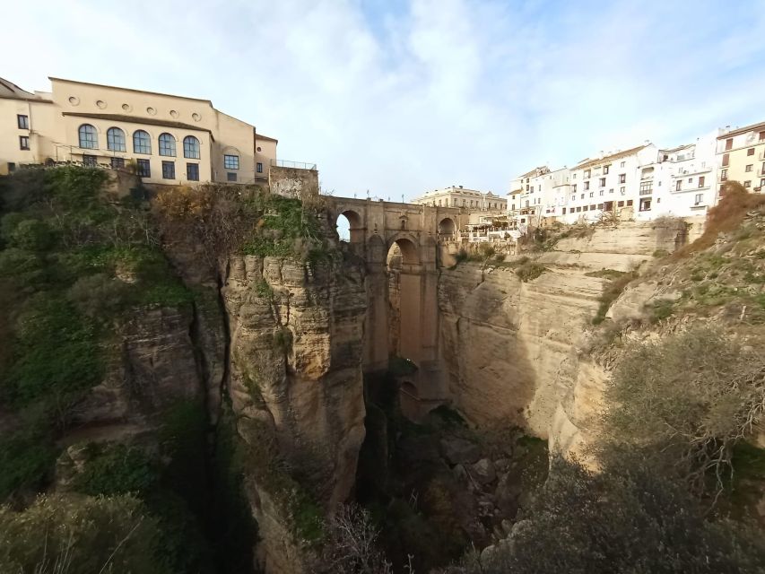 From Málaga: Ronda+Setenil de las Bodegas with Little Train - Transport, comfort and small practicalities