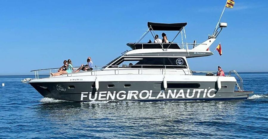 Fuengirola: Dolphin Spotting Tour - Sun, shade, music and refreshments