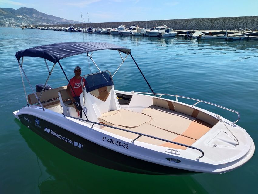 Fuengirola: Dolphin Watching Tour with Snacks and Drinks - From the port to the open water