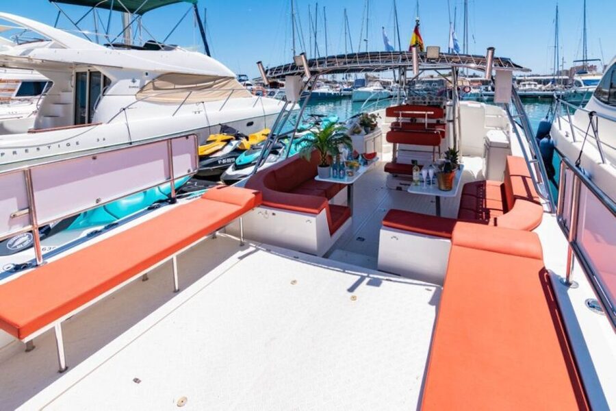Fuengirola: Fantastic Dolphin Watching Yacht Tour with Drink - Who will get the most from this yacht trip?