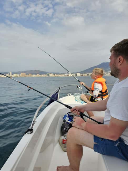 Fuengirola: Fishing Trip with Drinks and Gear - At a glance