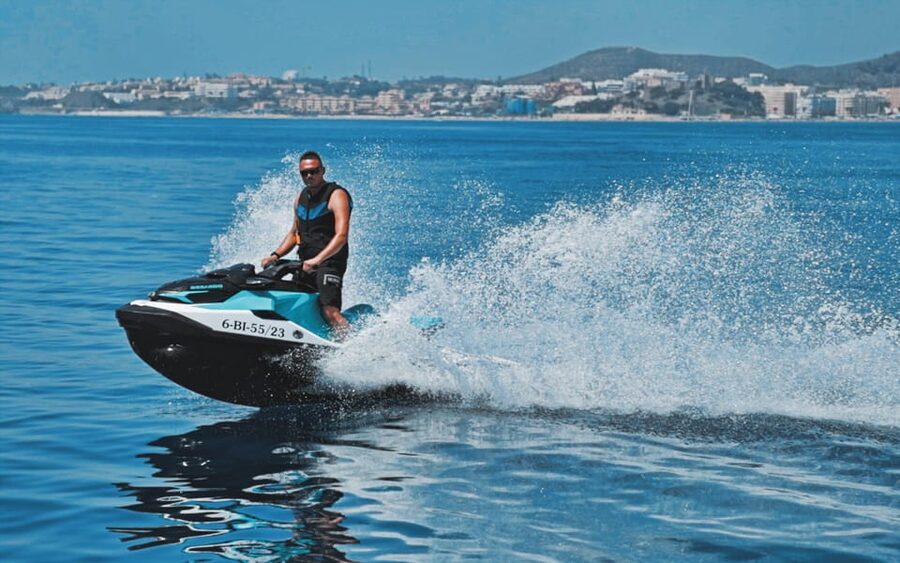 Fuengirola: Jet Ski Rental - From the marina to open water