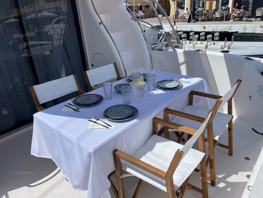 Fuengirola: Sunset Boat Tour - Cocktail Dinner & Champagne - Should you book the Fuengirola sunset cruise?