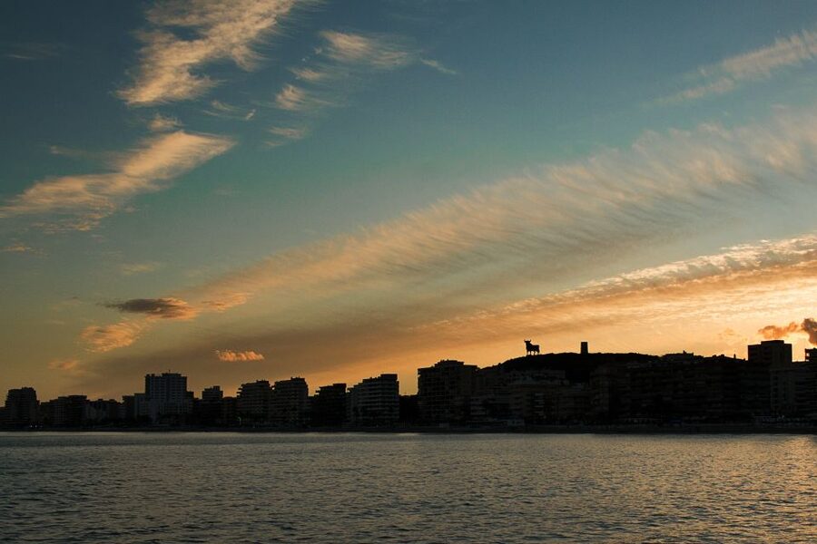 Fuengirola: Sunset Boat Tour with a Drink - Seeing Fuengirola from the water