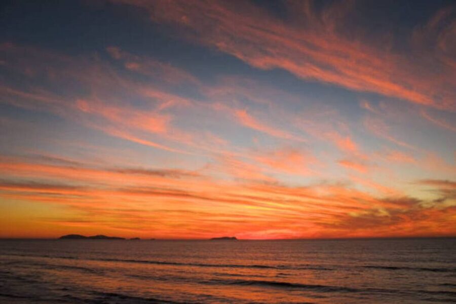 Fuengirola: Sunset Boat Tour with a Drink - Practical booking notes