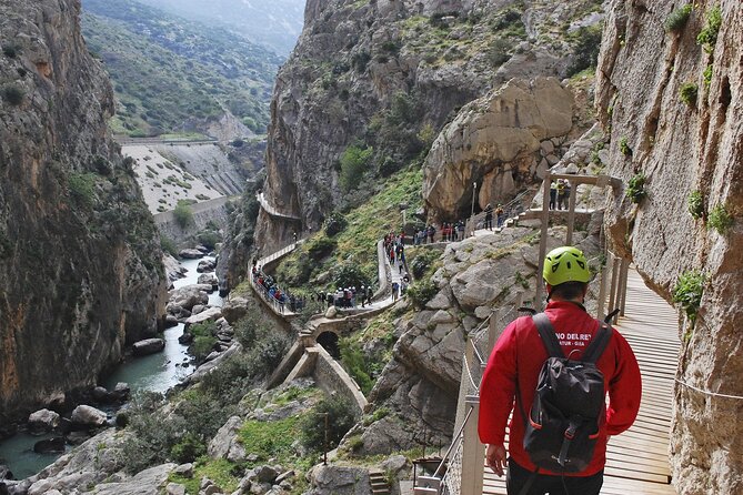 Guided Tour to Caminito del Rey from Malaga - The guided walk, from boardwalk to bridge