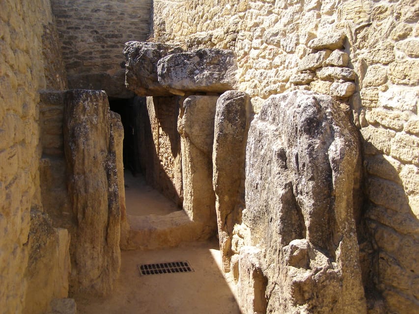Guided visit to the dolmens of Antequera - Start at the Dolmen Museum