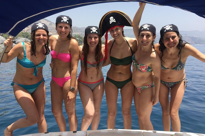 Luxury Yatch trips + Open Bar + Tapas + Paddle Surf + Snorkel - The captain may be the highlight