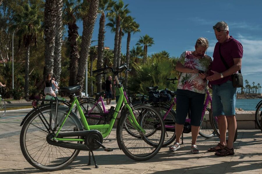Malaga Bike Tour - Old Town, Marina & Beach - A three-hour introduction to Malaga