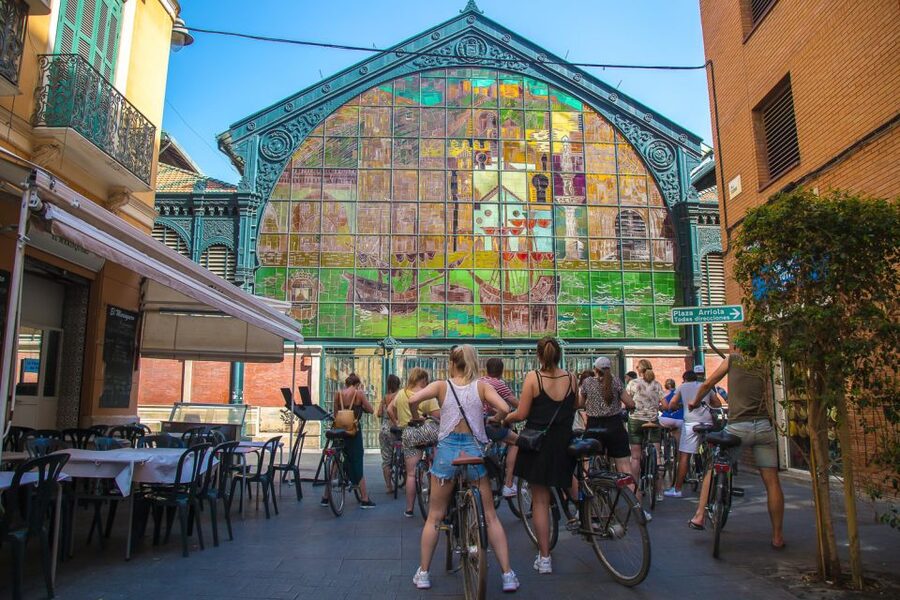 Malaga Bike Tour - Old Town, Marina & Beach - What the guide adds