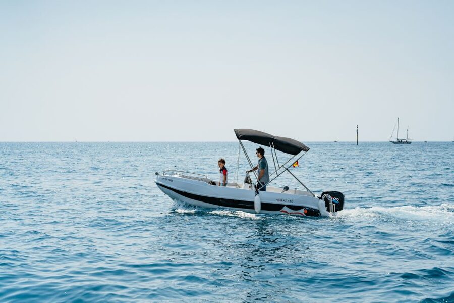 Malaga: Boat Rental without a License for Dolphin Watching - Choosing between 30 minutes and four hours