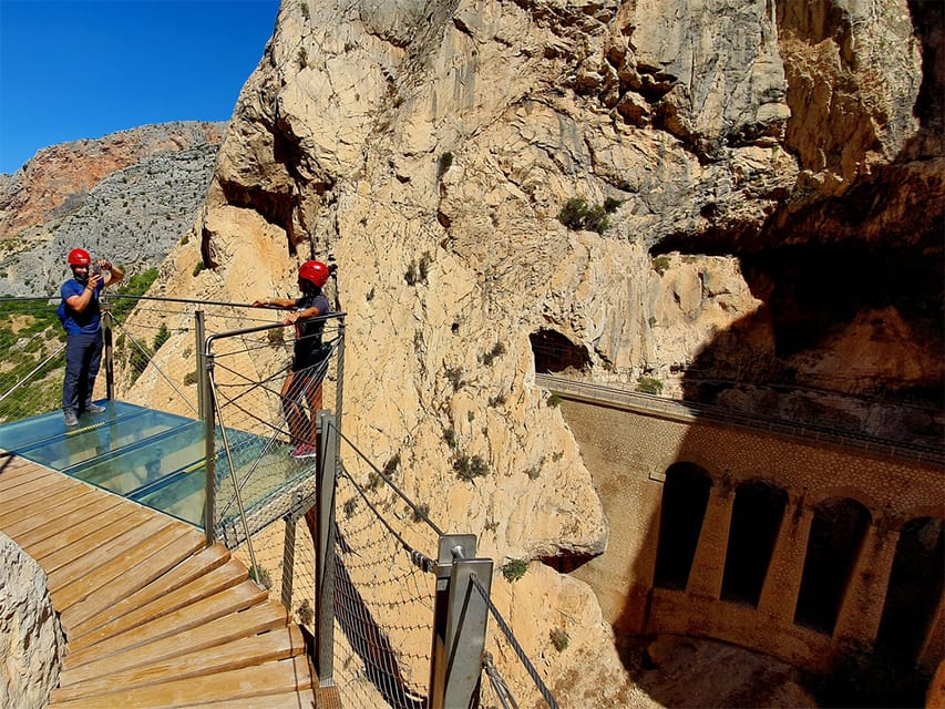 Málaga: Caminito del Rey Guided Tour with Transportation - Heights, hard hats and a little preparation